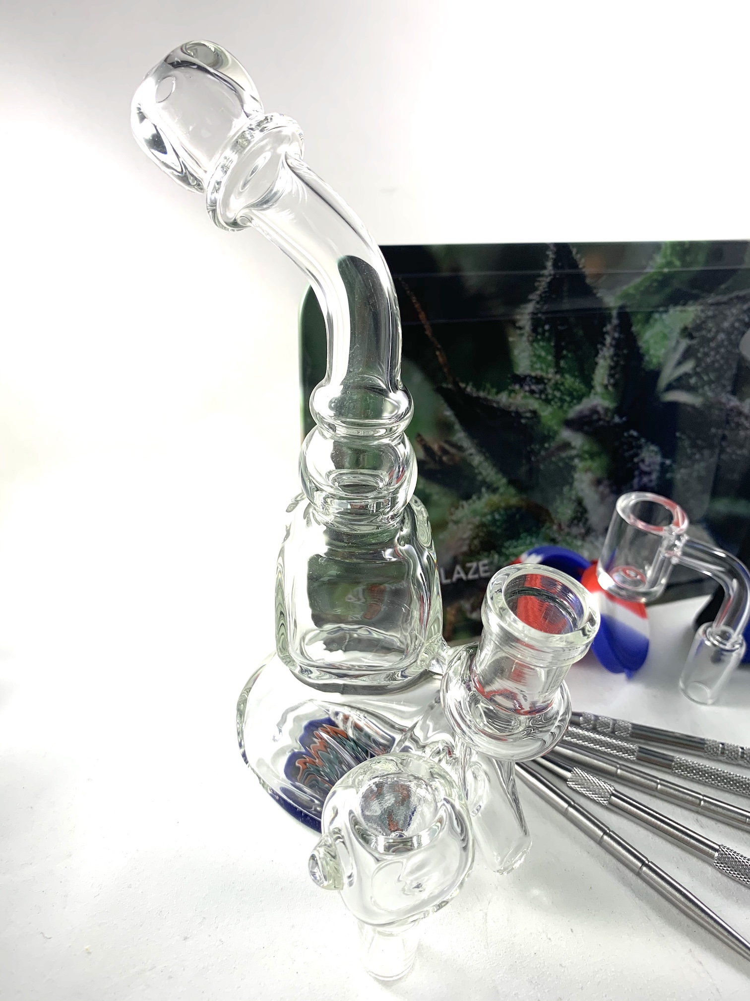If you get a convertible dab rig with a torch, that means you can easily transfrom it into a glass bong.